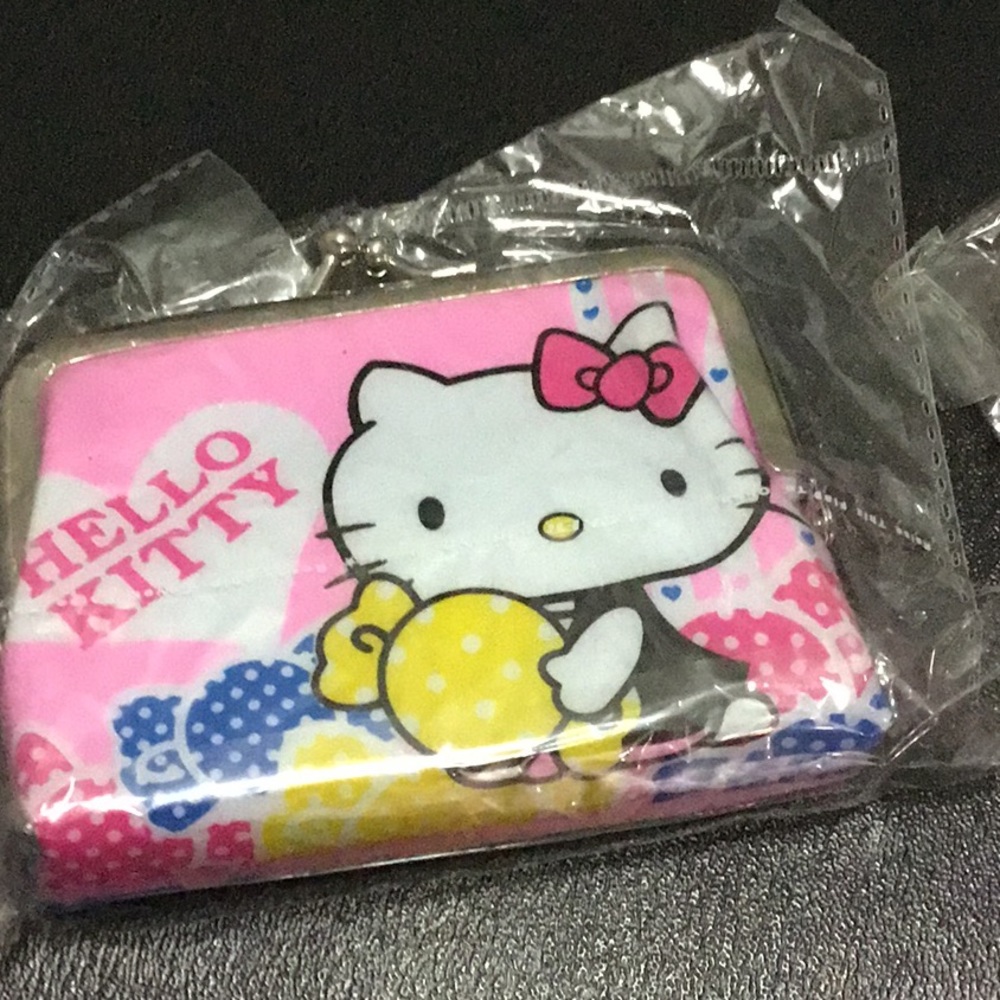 Hello Kitty Purses - Picture 3 of 5